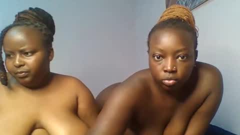 Snapshot of assybunny chatting on 11-30-25, 12:42 assybunny online show from 11-30-25, 12:42