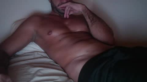 Snapshot of aston0 chatting on 08-01-26, 06:29 Aston online show from 08-01-26, 06:29