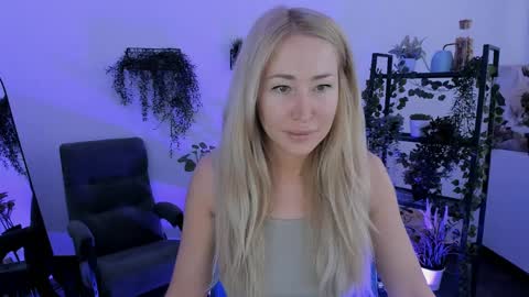 astramonroe online show from 04-02-26, 02:09