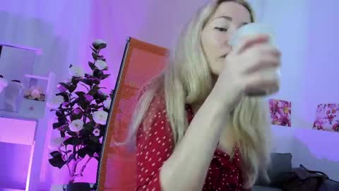 astramonroe online show from 05-19-26, 07:15
