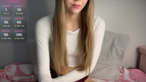 Snapshot of astrid_sky chatting on 06-28-26, 07:31 Astrid Sky online show from 06-28-26, 07:31