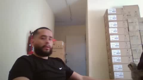 Snapshot of astro_boy_01 chatting on 11-01-25, 02:52 astro_boy_01 online show from 11-01-25, 02:52