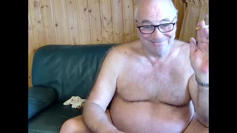 Snapshot of asusandy chatting on 02-13-25, 11:28 asusandy online show from 02-13-25, 11:28