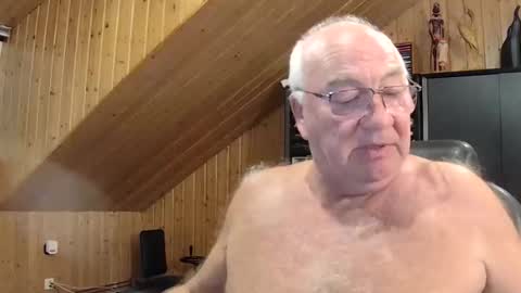 Snapshot of asusandy chatting on 09-15-25, 09:37 asusandy online show from 09-15-25, 09:37