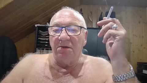 Snapshot of asusandy chatting on 10-22-25, 11:15 asusandy online show from 10-22-25, 11:15