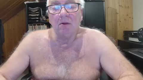 Snapshot of asusandy chatting on 01-09-26, 12:46 asusandy online show from 01-09-26, 12:46