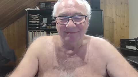 Snapshot of asusandy chatting on 02-10-26, 12:15 asusandy online show from 02-10-26, 12:15