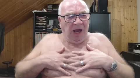 Snapshot of asusandy chatting on 02-24-26, 10:30 asusandy online show from 02-24-26, 10:30