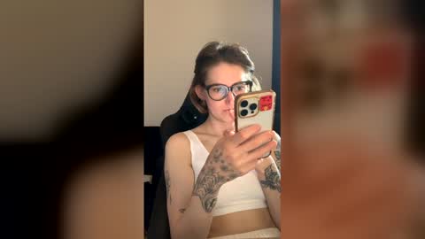 Snapshot of asya_new chatting on 06-06-26, 01:49 asya_new online show from 06-06-26, 01:49