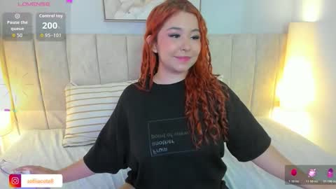 Snapshot of atena_cuteee chatting on 12-18-25, 02:28 sofia online show from 12-18-25, 02:28