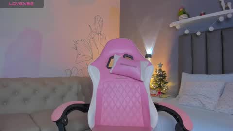 Atenea online show from 12-18-25, 07:20