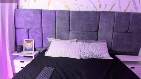 atenea velle online show from 04-24-26, 03:31