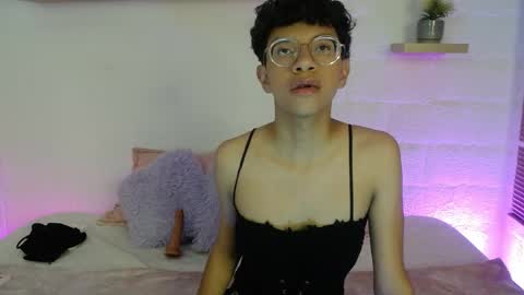 Atenea online show from 05-13-26, 01:30