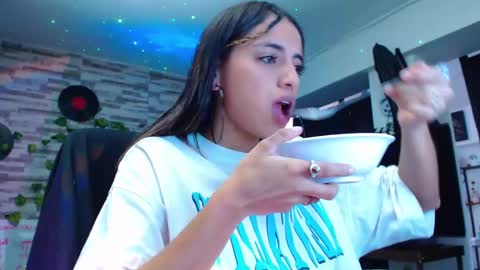 Atenea online show from 01-19-25, 02:06