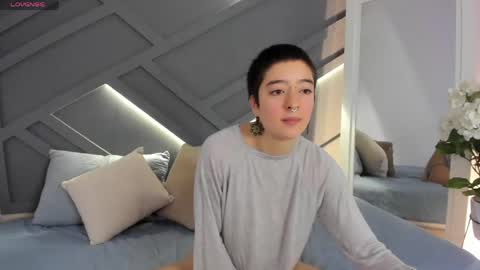 Athenea online show from 04-17-26, 01:36