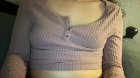 Snapshot of athenagirl69 chatting on 01-08-25, 08:38 athenagirl69 online show from 01-08-25, 08:38