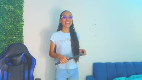 Snapshot of athenea_03 chatting on 03-20-26, 05:40 Athenea online show from 03-20-26, 05:40