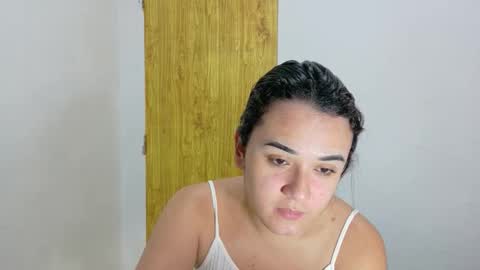 Snapshot of athisafreshmilk chatting on 03-04-26, 03:01 AthisaWithABigCum online show from 03-04-26, 03:01