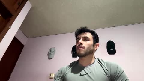 Snapshot of athlete_boy22 chatting on 04-16-26, 07:42 Atlas online show from 04-16-26, 07:42