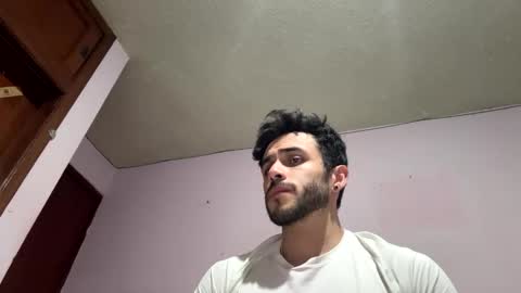 Snapshot of athlete_boy22 chatting on 04-26-26, 10:35 Atlas online show from 04-26-26, 10:35