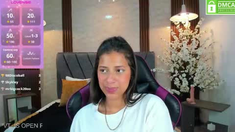 Snapshot of atiena_ chatting on 04-18-26, 07:58 Atiena online show from 04-18-26, 07:58