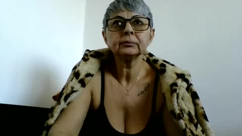 Snapshot of atikaarea chatting on 01-06-25, 11:29 atikaarea online show from 01-06-25, 11:29