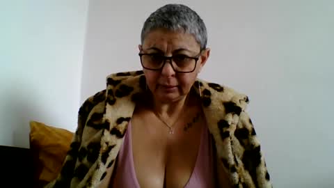 Snapshot of atikaarea chatting on 02-07-25, 12:28 atikaarea online show from 02-07-25, 12:28