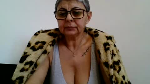 Snapshot of atikaarea chatting on 02-27-25, 01:49 atikaarea online show from 02-27-25, 01:49