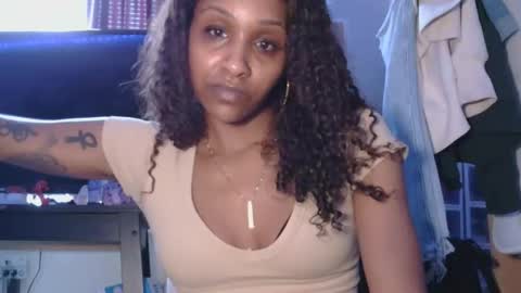 Snapshot of atirahcali chatting on 04-28-26, 10:37 AtirahCali online show from 04-28-26, 10:37
