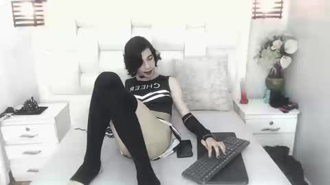 Snapshot of atley_dolly_ chatting on 09-10-25, 10:32 ATLEY online show from 09-10-25, 10:32