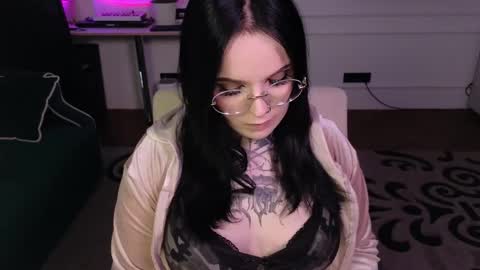 online every day between 10am-23pm online show from 04-18-26, 07:45