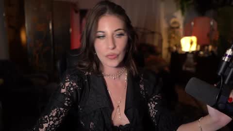 Snapshot of audrey_ chatting on 09-22-25, 03:41 Audrey online show from 09-22-25, 03:41