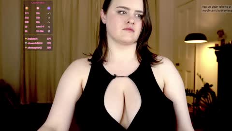 Audrey Jacq online show from 01-26-25, 08:56