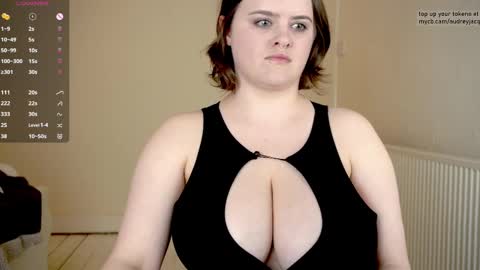 Audrey Jacq online show from 04-08-26, 06:52