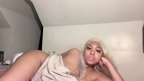 Snapshot of aunyxxx chatting on 02-05-25, 11:17 aunyxxx online show from 02-05-25, 11:17