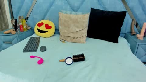 Monii Yi online show from 04-11-26, 07:45