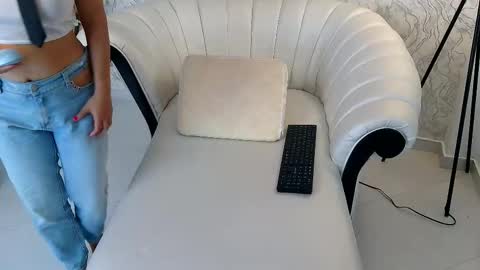 Aura sanders online show from 02-05-26, 11:59