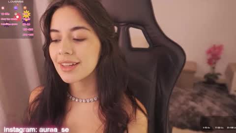 Snapshot of aura_sensual chatting on 10-12-25, 01:37 . online show from 10-12-25, 01:37