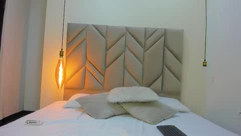 Snapshot of auraevens chatting on 09-14-25, 12:04 Aura Evans online show from 09-14-25, 12:04