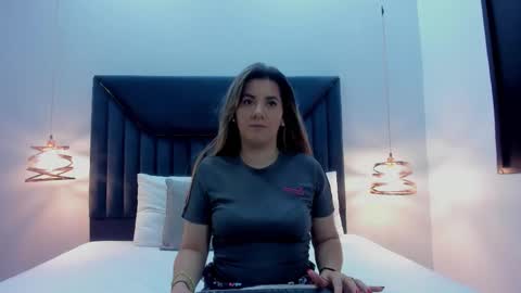 Snapshot of auraevens chatting on 09-20-25, 11:55 Aura Evans online show from 09-20-25, 11:55