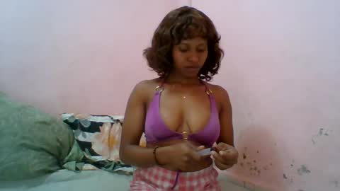 Snapshot of aurelia107 chatting on 06-24-26, 10:03 aurelia107 online show from 06-24-26, 10:03