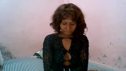 Snapshot of aurelia107 chatting on 07-12-26, 10:56 aurelia107 online show from 07-12-26, 10:56