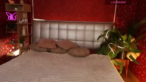 Snapshot of aurora_aksness chatting on 02-27-25, 03:15 Aurora online show from 02-27-25, 03:15