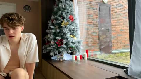 Hey Im Aurora - the spark you wont forget. online show from 11-23-25, 08:03