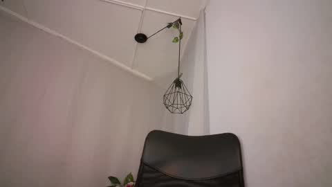 Snapshot of aurora_ath chatting on 12-20-24, 10:38 Aurora ath online show from 12-20-24, 10:38