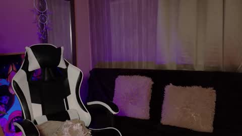 aurora_collins08 online show from 11-19-25, 05:46