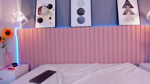 Aurora online show from 03-19-26, 03:05