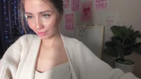 aurora_glow_211 online show from 03-06-26, 12:34