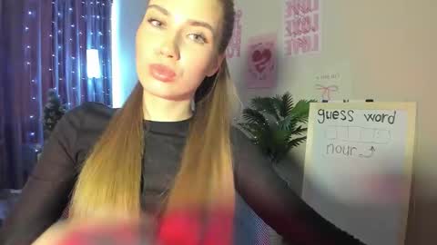 aurora_glow_211 online show from 03-12-26, 12:44