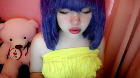 cute online show from 06-18-26, 10:25